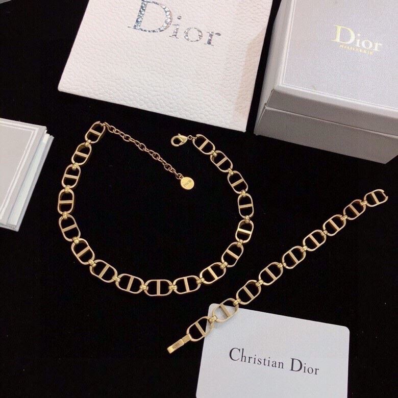 chr1st1an D10r necklaces